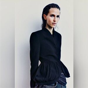 Zara fitted voluminous peplum black blazer sz.XS